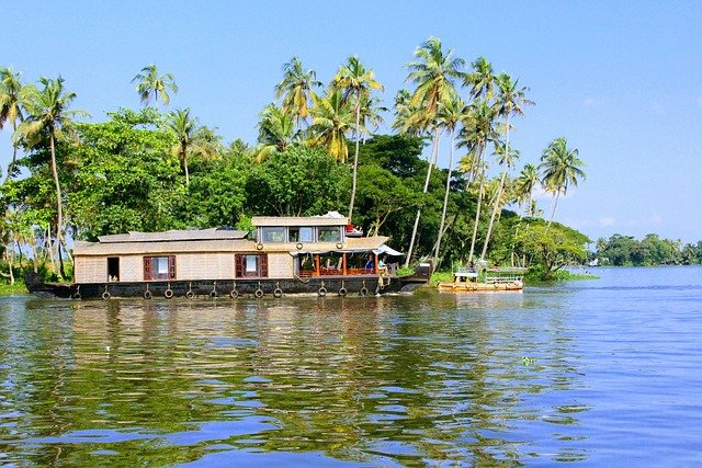 Top Tourist Attractions in Alappuzha District in Kerala